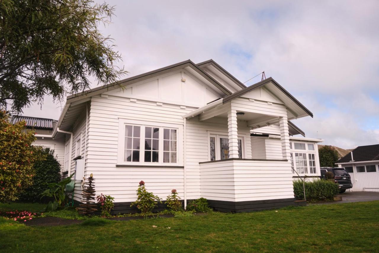 Victorian Designs - Spacious Home In Rotorua Central Eksteriør billede